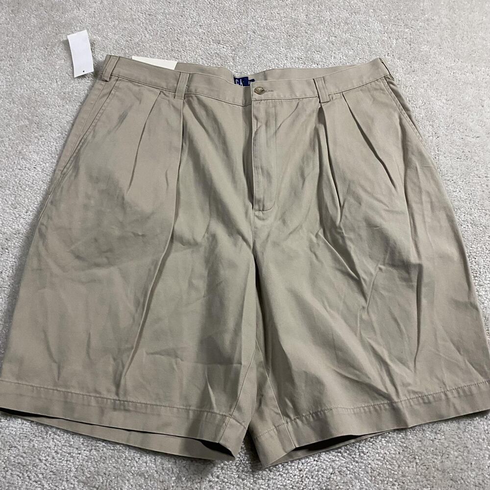Vintage 90s Gap Shorts Mens 38 Beige Easy Fit Walkshorts Pleated Chino Cotton